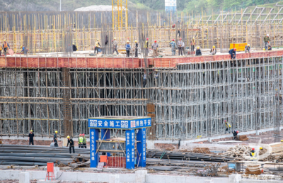年加工100万吨小麦项目建设热火朝天