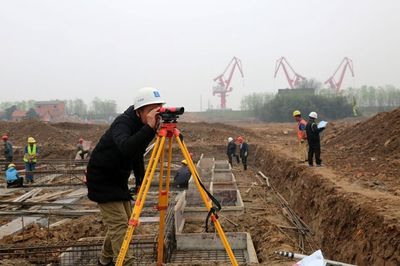 三江港综合码头抓紧建设中